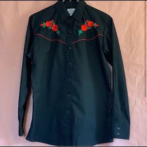 Country Charmers embroidered snap down shirt